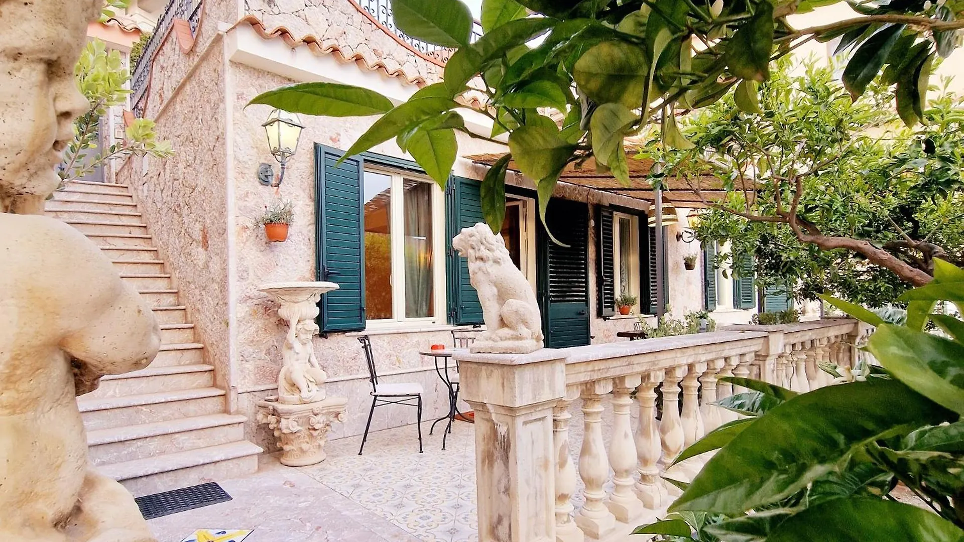 Donna Rosa - Your Home In Taormina contacts